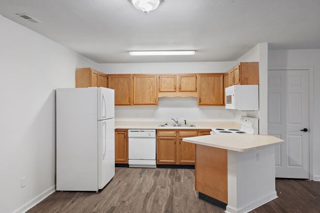Building Photo - 1308 E Liberty Cir