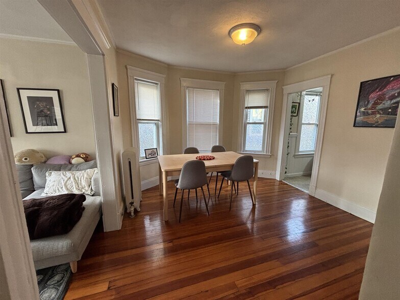 Building Photo - 9 Orrin St