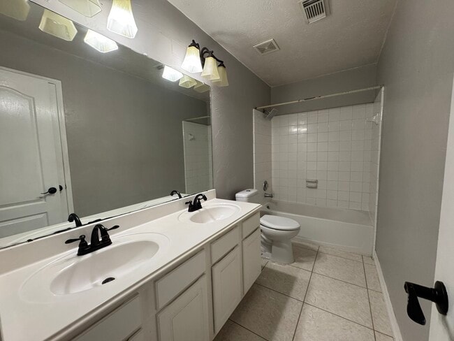 Building Photo - 15314 Carsen Bend Dr