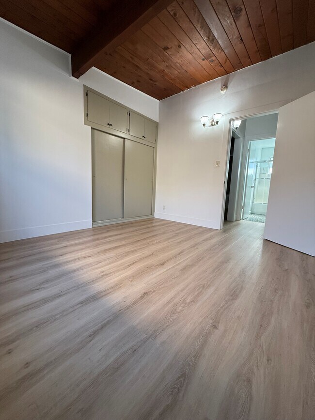 Building Photo - 5629 Cleon Ave