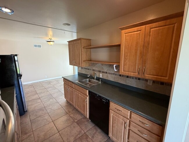 Building Photo - RENTED - 3 Bedroom Ranch Style Home in El ...