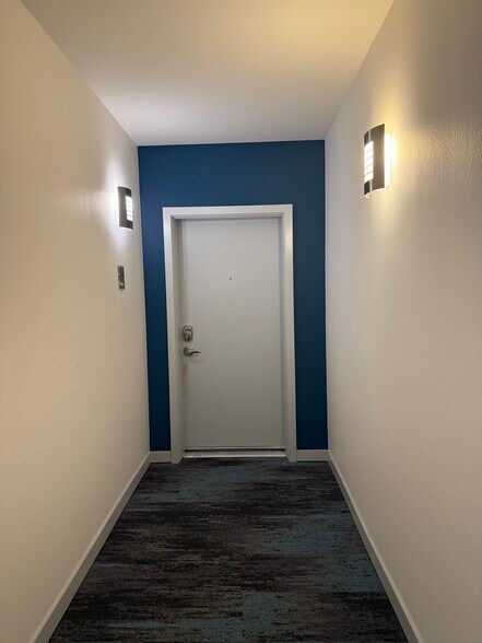 Building Photo - 3104 Western Ave