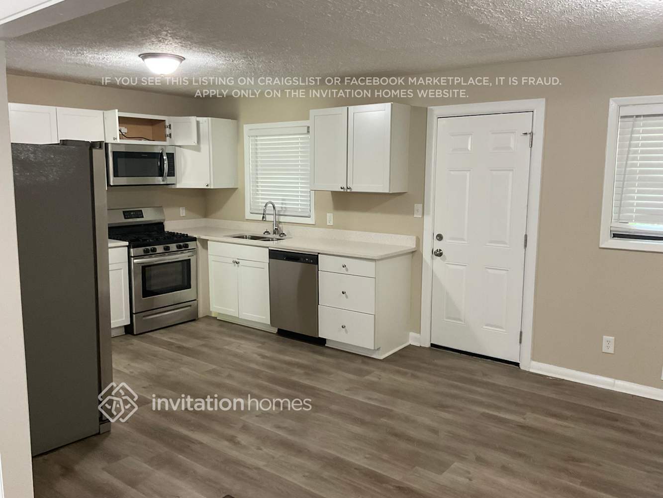 Building Photo - 2652 Williamsburg Dr