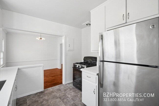 Building Photo - 1047 S Holt Ave