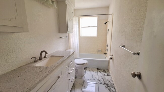 Building Photo - 175 Upper Colorado Dr
