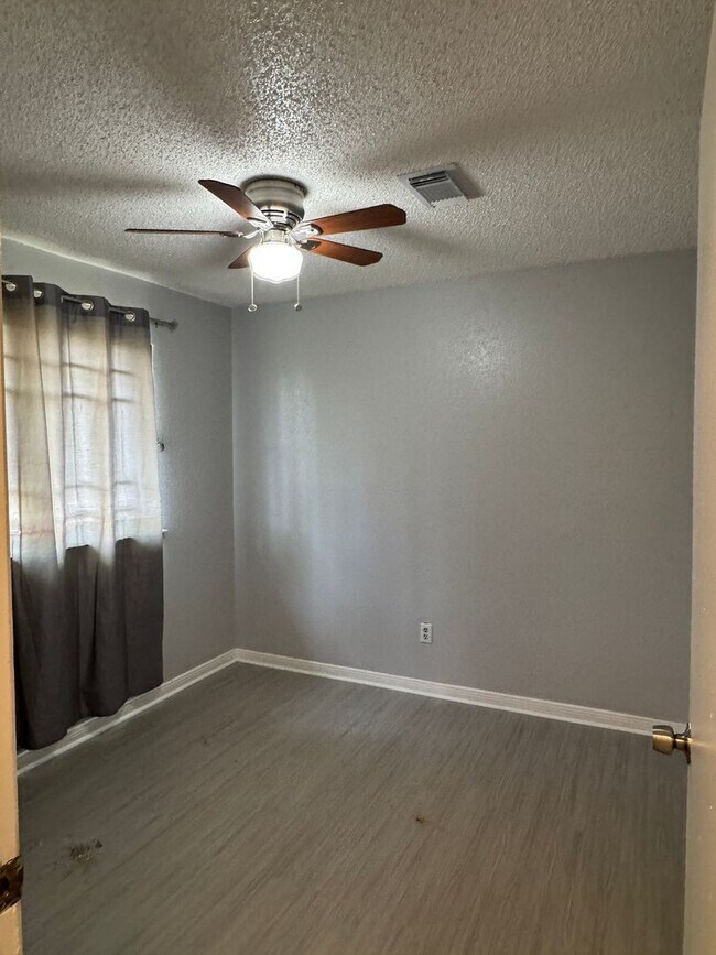 Building Photo - 11826 Roandale Dr