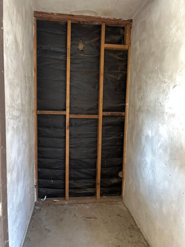 Building Photo - 4061