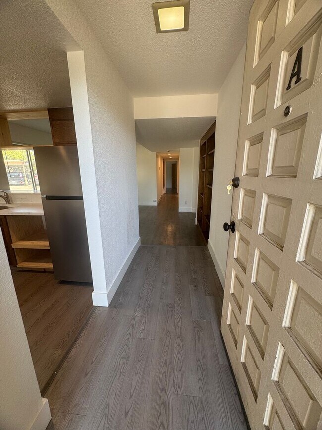 Building Photo - 2340 Villanova Cir