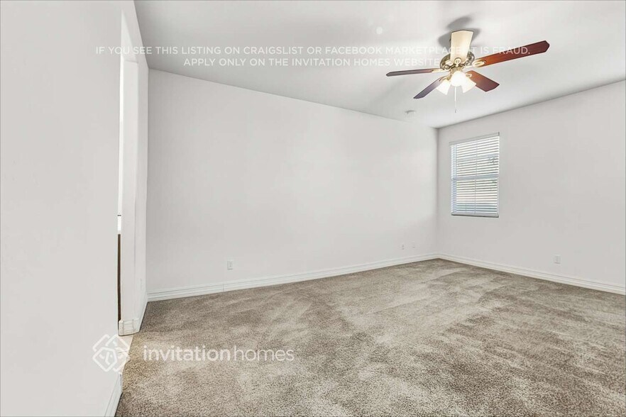 Building Photo - 11417 W Edgemont Ave