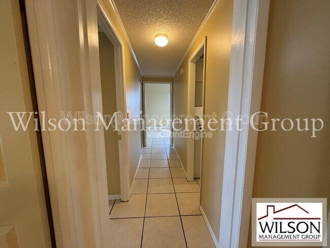 Building Photo - 359 Chaucer Ct