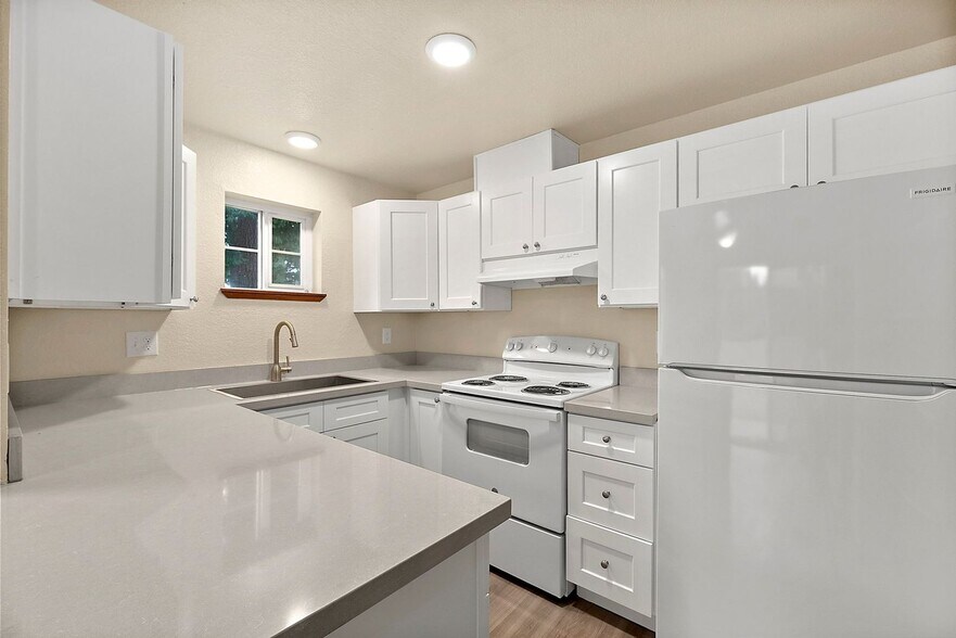 Interior Photo - Firwood Grove Apartment LLC