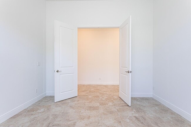 Building Photo - 9155 SW Esule Way