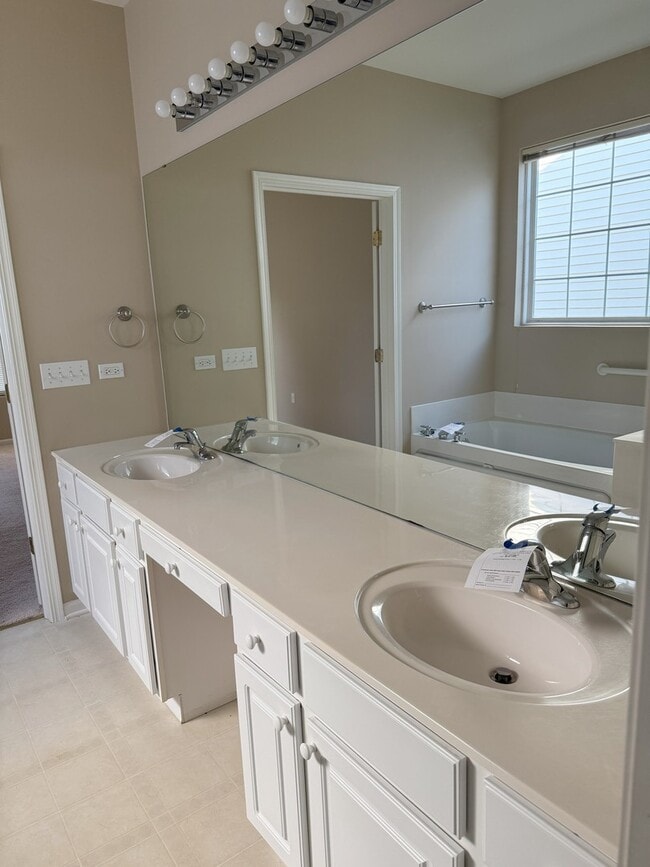 Building Photo - 13385 Rockton Trail