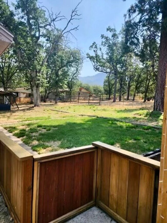 Building Photo - Horse property on 2.8 acres in Ruch with 2...