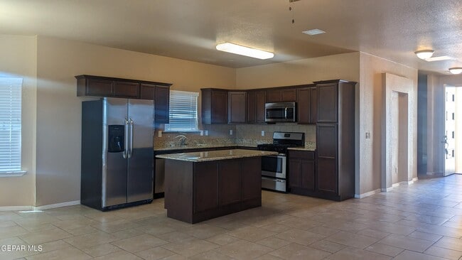 Building Photo - 3752 Loma Jacinto