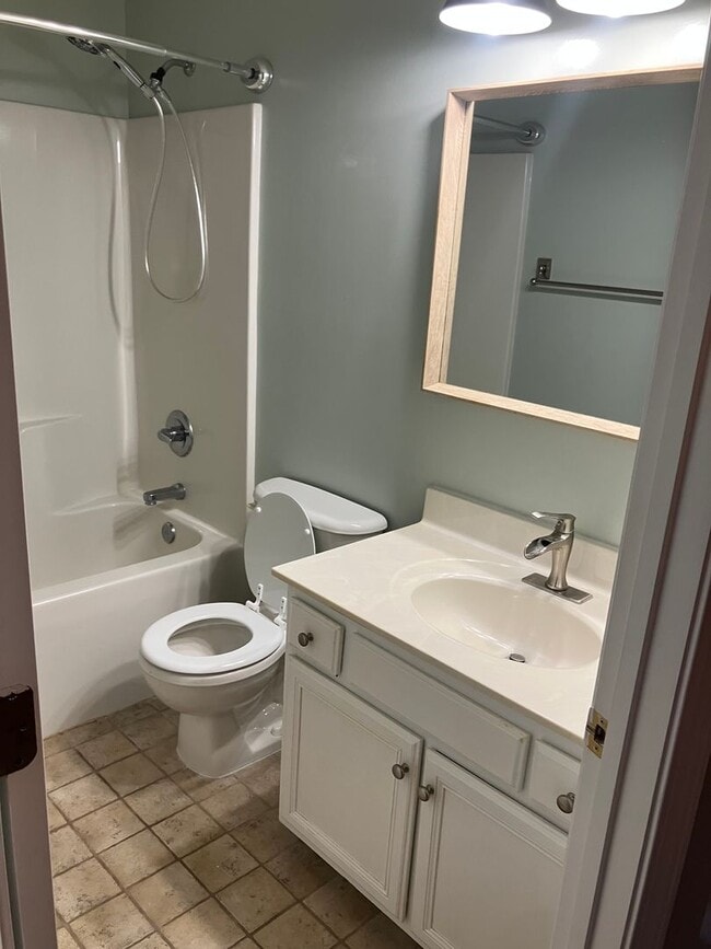 Building Photo - 5950 Bluestem Cir