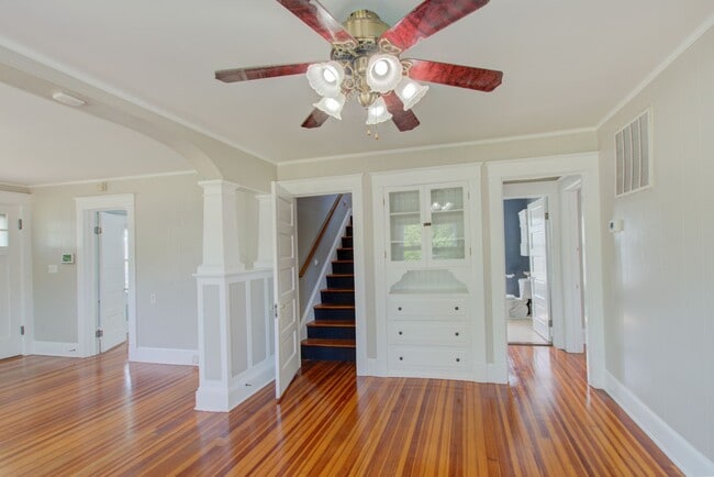 Building Photo - Charming, 3 Bed, 1 Bath Cape Cod in Granby...