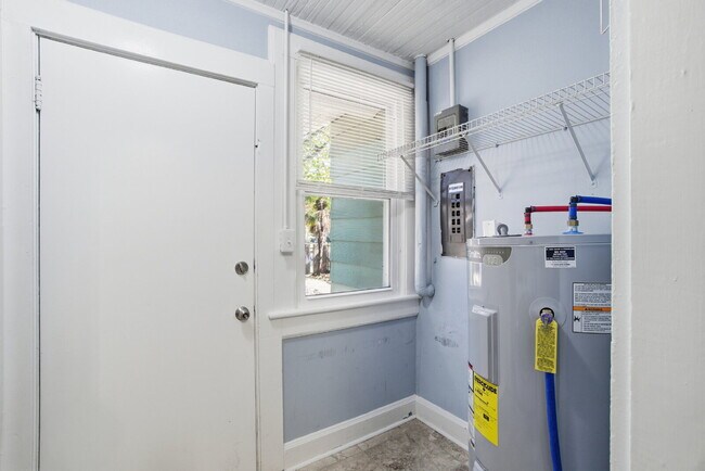 Building Photo - 4BR / 2BA House Near ODU