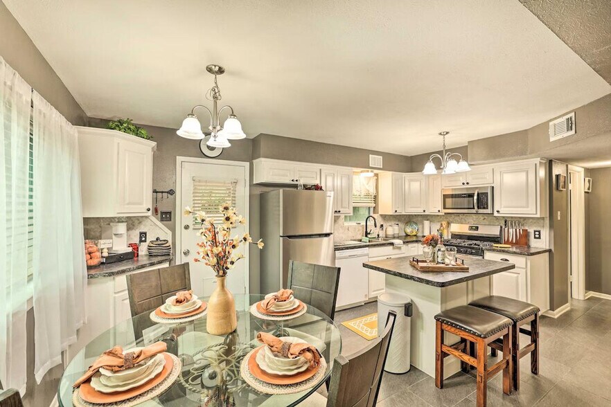 Building Photo - 4629 Fletcher Ave