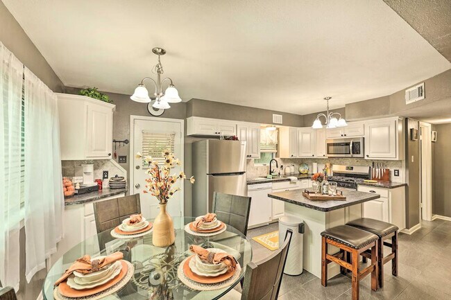 Building Photo - 4629 Fletcher Ave