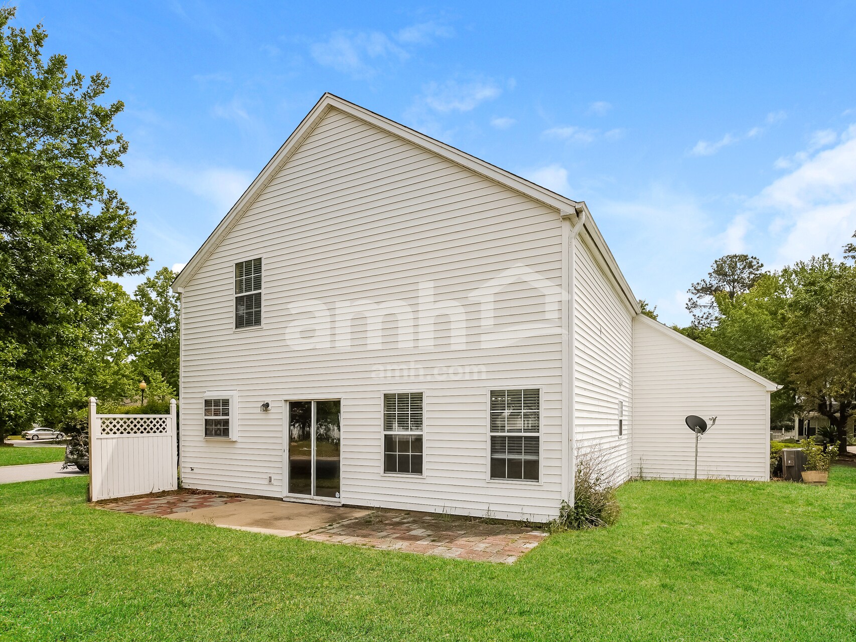 Building Photo - 194 Stoney Xing