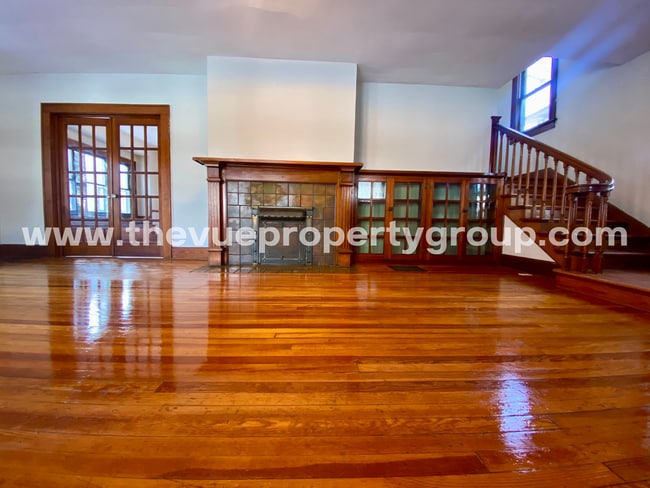 Building Photo - 3BR Beauty with Hardwood Floors + Remodeled Kitchen + Fenced Yard!