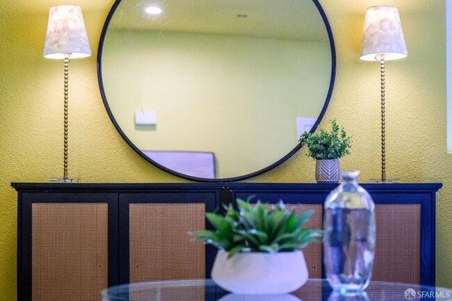 Building Photo - 5476 Summerfield Dr