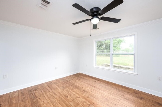 Building Photo - 426 N Holland St