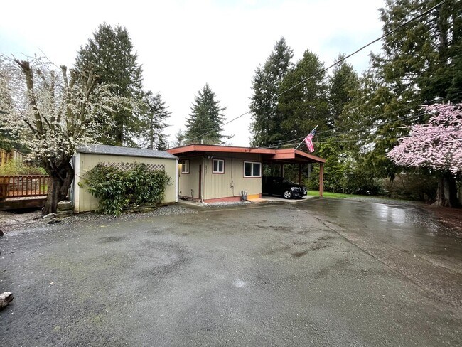 Building Photo - Spacious 4 Bed / 3 Bath Remodeled Rambler | Large Yard + Outbuildings + Minutes to Marina Desirab...