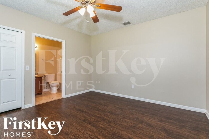 Building Photo - 117 Marsh St