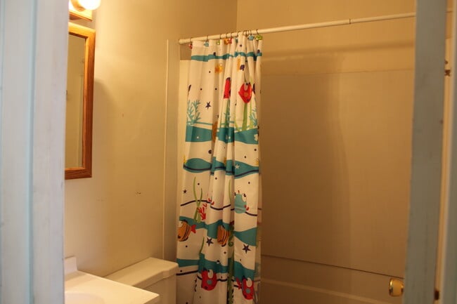 Building Photo - 174 Mill St