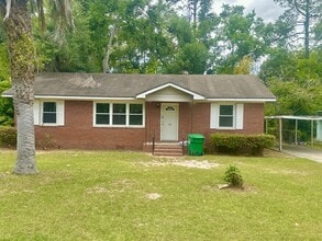 Building Photo - 2408 Giddens Dr