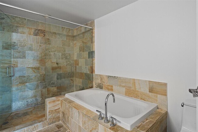 Building Photo - 2641 N Flamingo Rd