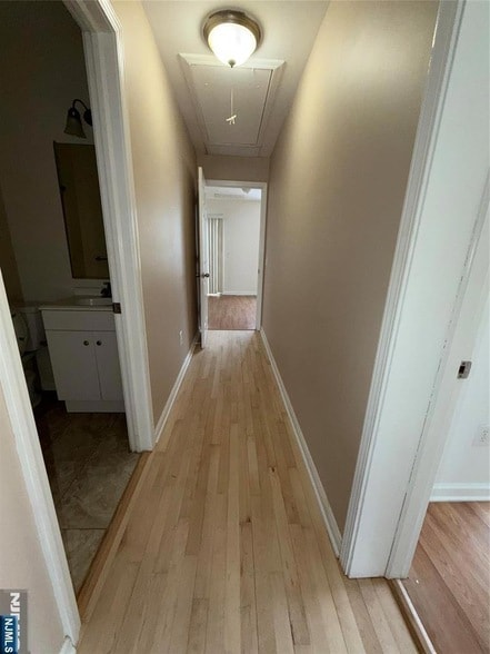 Building Photo - 110 Redwood Ave