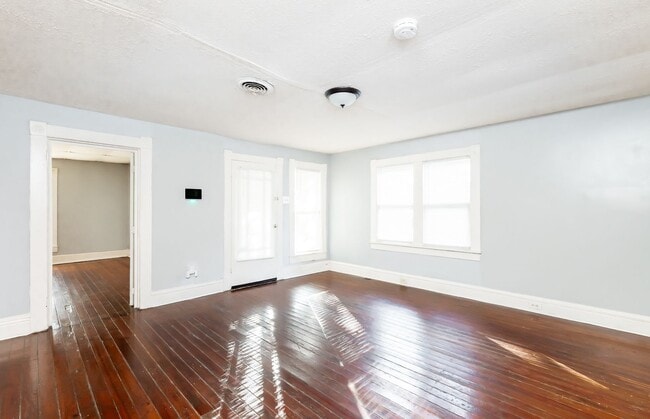 Building Photo - 917 Watt St