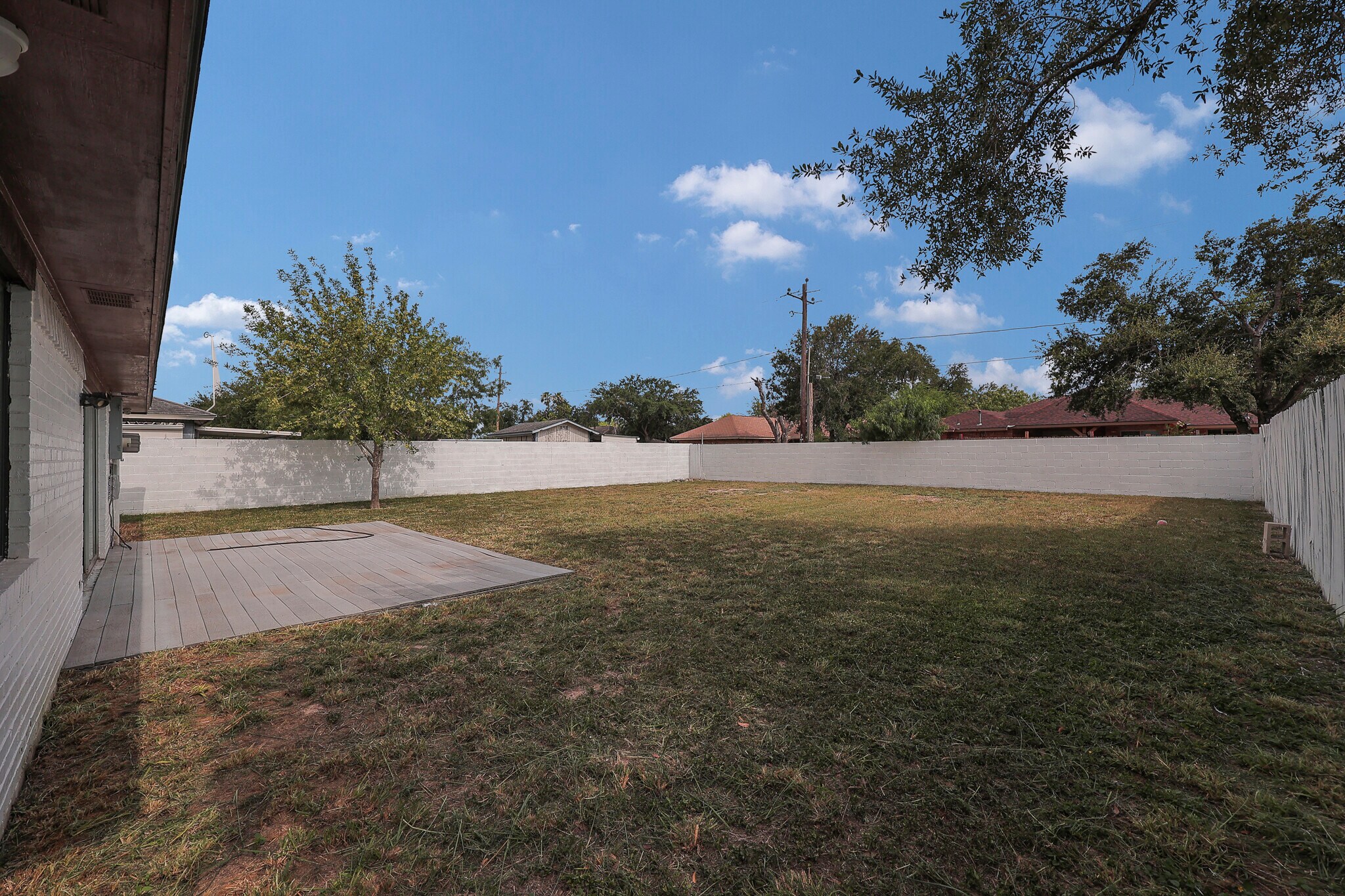 Building Photo - 1517 Robin Ave
