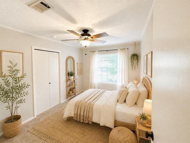Building Photo - 9012 Texas Sun Dr