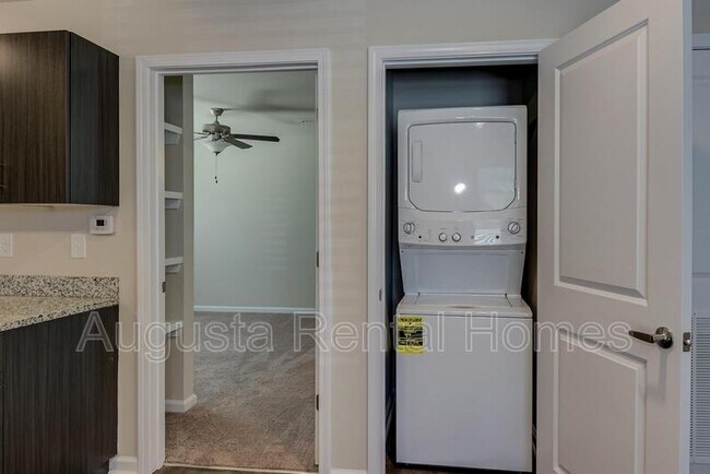 Building Photo - 2507 Otter Run