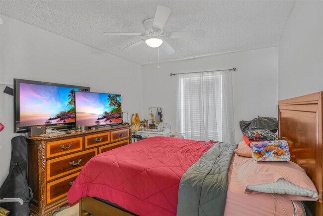 Building Photo - 8520 NW 193rd Ln