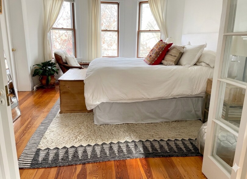 Building Photo - 9 Oakview Ter