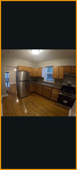 Kitchen - 1700 N Meade Ave