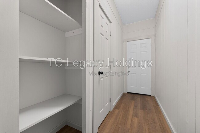 Building Photo - 502 Cottage Ave