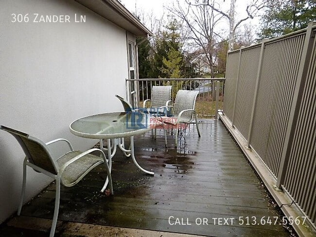 Building Photo - 306 Zander Ln