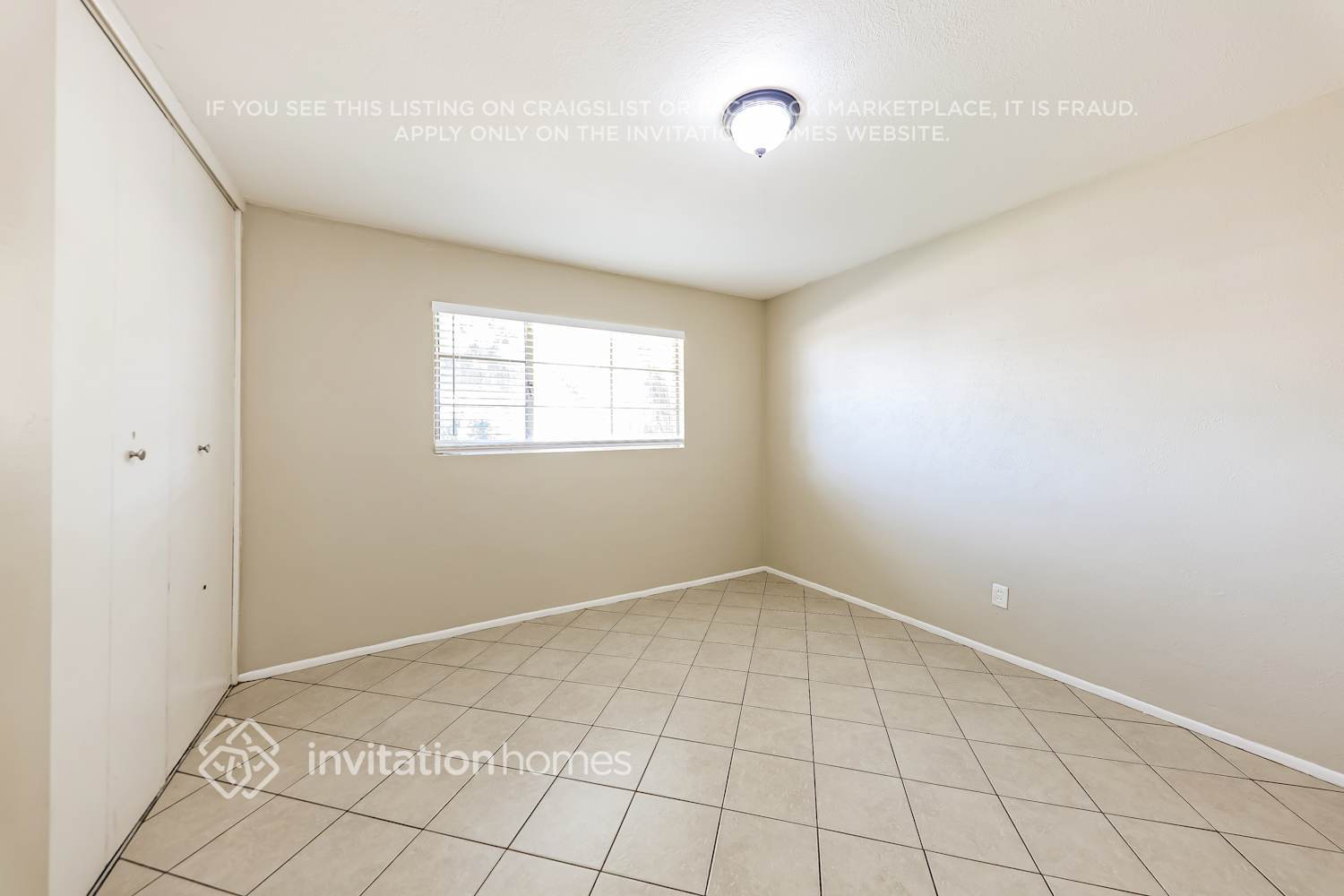 Building Photo - 3735 W Rose Ln