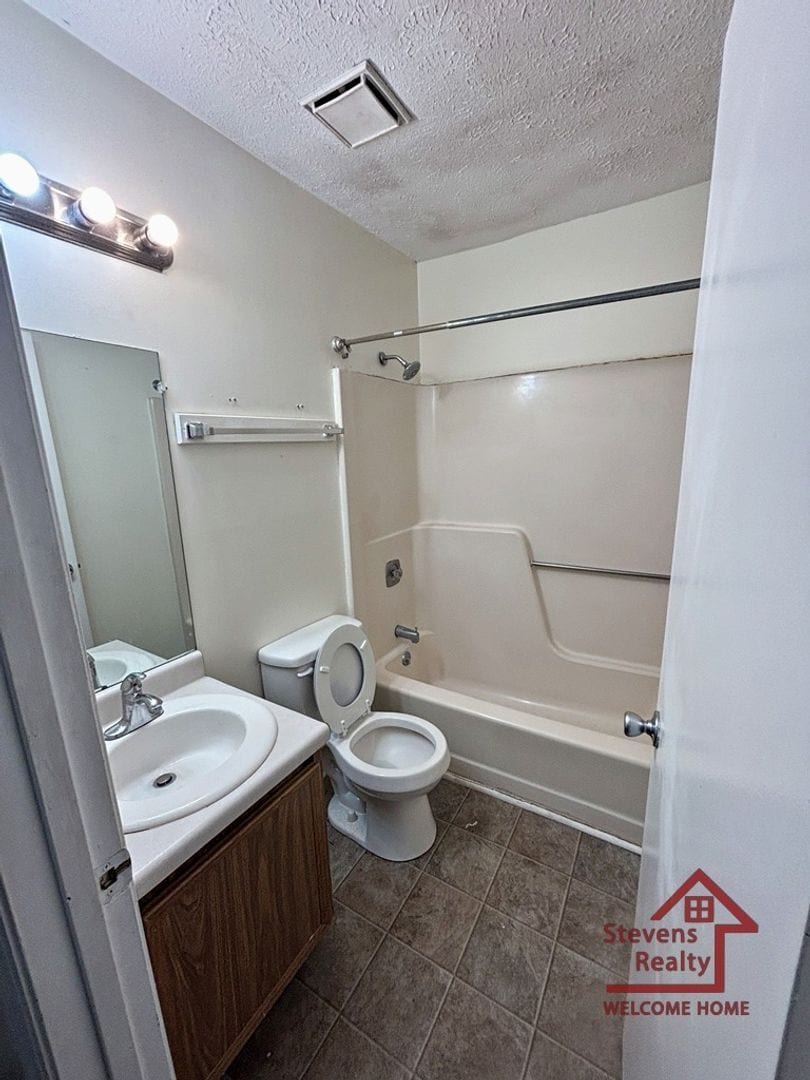 Building Photo - 111 Bybee Dr