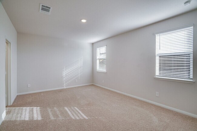 Building Photo - 152 Docile Lp