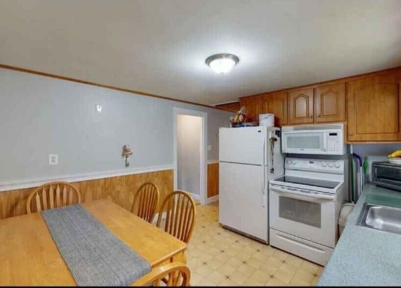 Building Photo - 71 Wilshire St