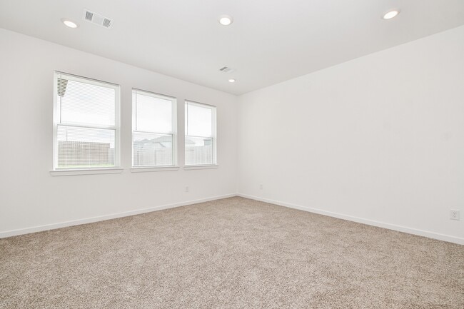 Building Photo - 21619 Shadowbrook Birch Dr