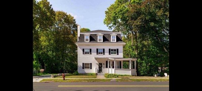 Building Photo - 106 Elm St