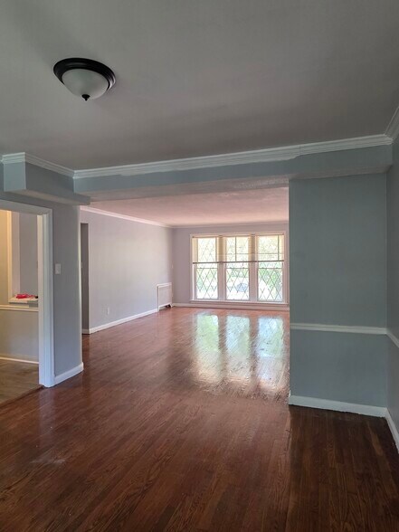 Building Photo - 8241 Delmar Blvd